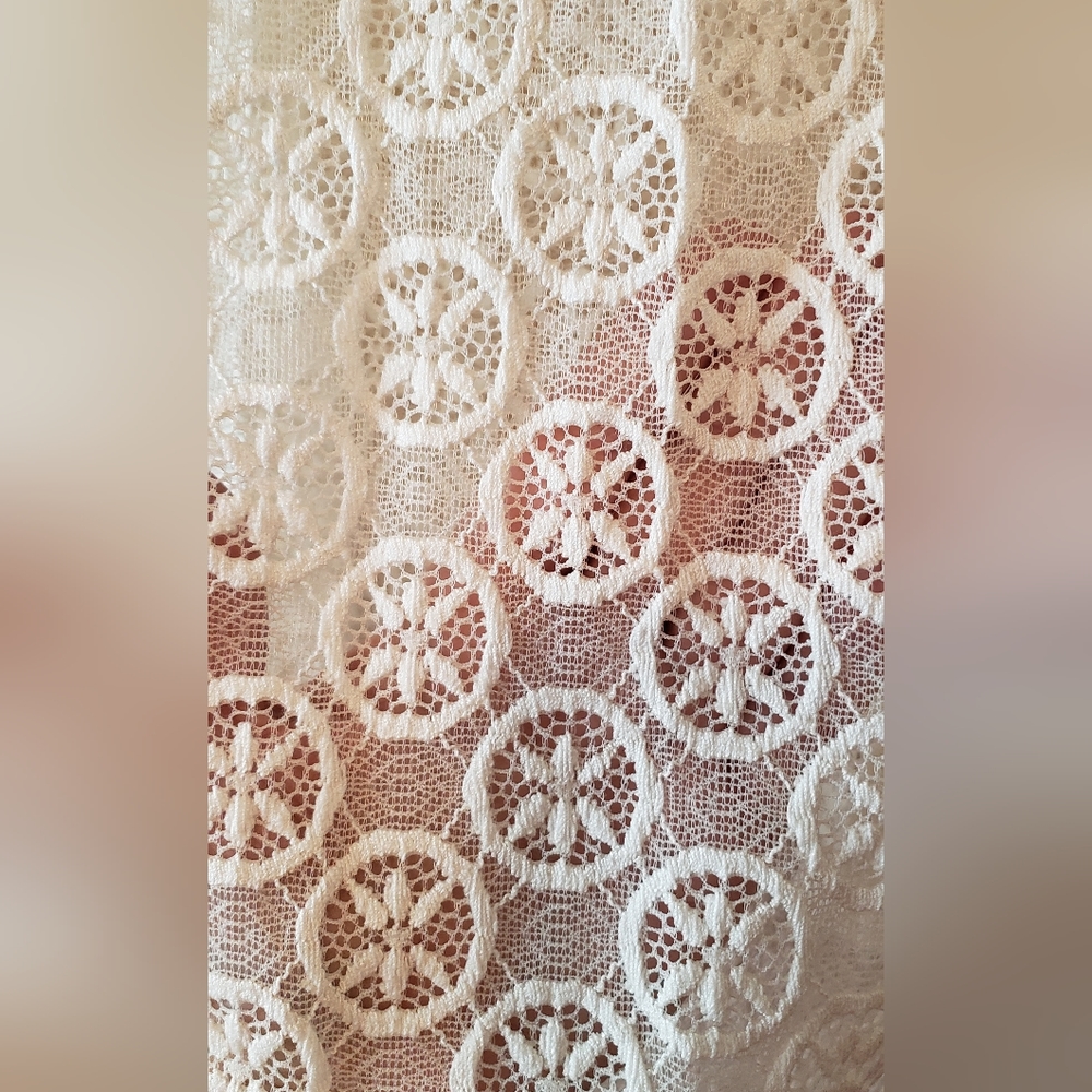 Cure White Lace sleeveless top, size 2x - Picture 2 of 4